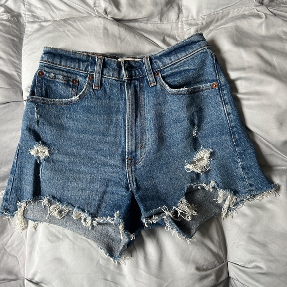 Abercrombie & Fitch Pants - Abercrombie Curve Love High Rise Mom Short